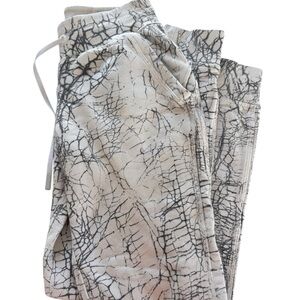 Lululemon Stylish Black and White Patterned Joggers